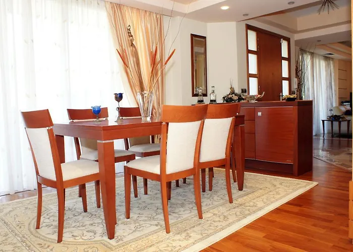 Rea Luxury 5 Bdrs With Swimming Pool فيلة *