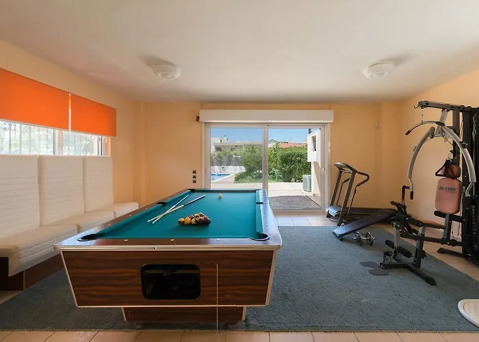 Rea Luxury 5 Bdrs With Swimming Pool * Kremastí