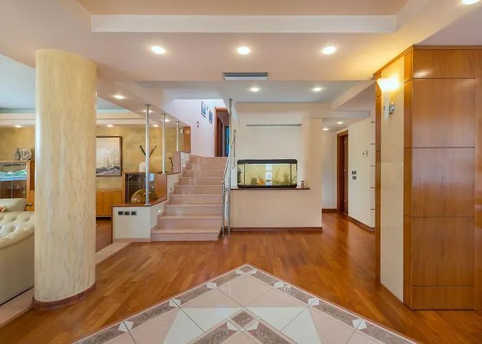 فيلة Rea Luxury 5 Bdrs With Swimming Pool