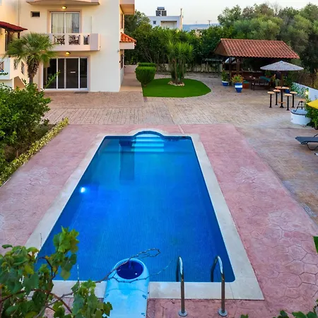 Rea Luxury 5 Bdrs With Swimming Pool וילה