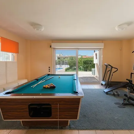 Rea Luxury 5 Bdrs With Swimming Pool * קרמסטי