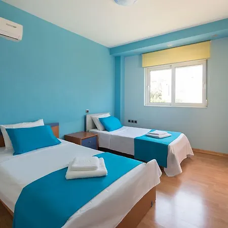 וילה Rea Luxury 5 Bdrs With Swimming Pool קרמסטי
