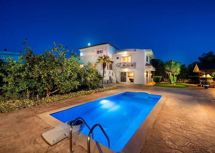 Rea Luxury 5 Bdrs With Swimming Pool *