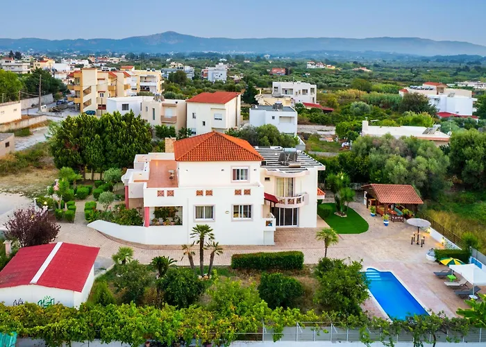 Rea Luxury 5 Bdrs With Swimming Pool * Кремасти