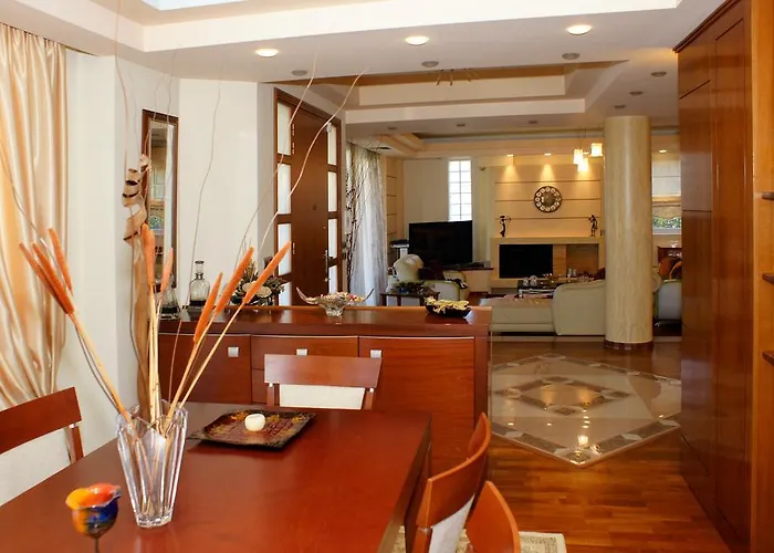 Rea Luxury 5 Bdrs With Swimming Pool *