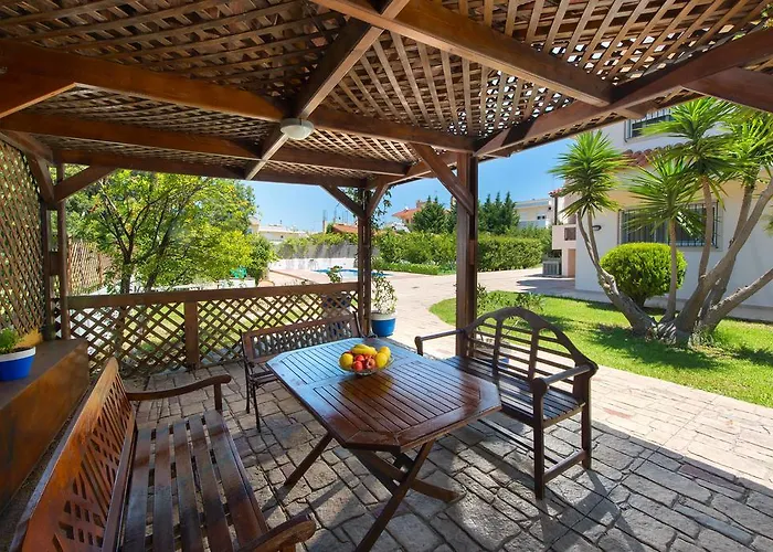 Rea Luxury 5 Bdrs With Swimming Pool