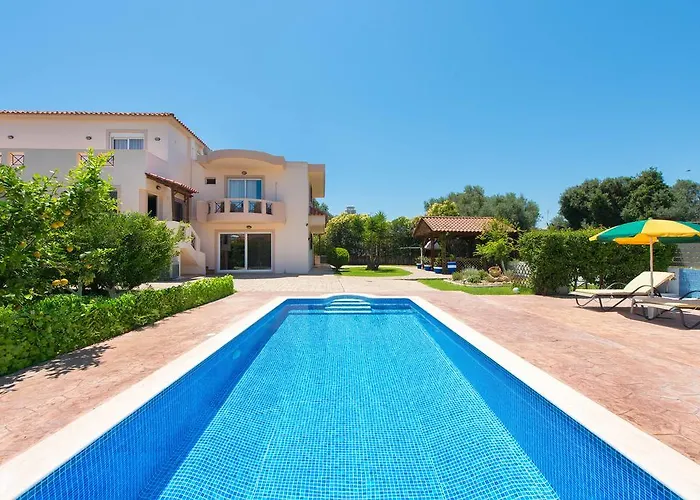 Rea Luxury 5 Bdrs With Swimming Pool