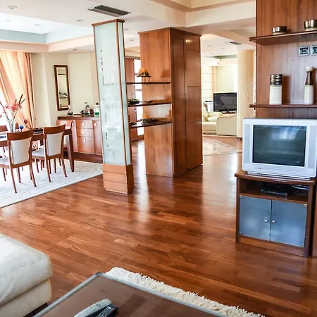 Villa Rea Luxury 5 Bdrs With Swimming Pool *